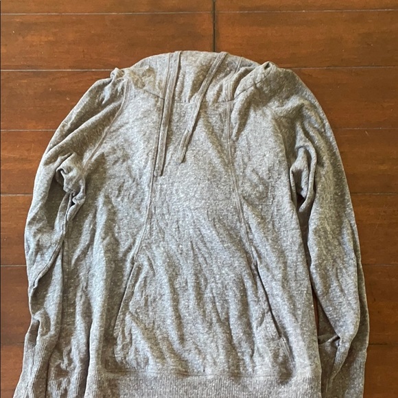 Gray North Face sweatshirt - Picture 3 of 3